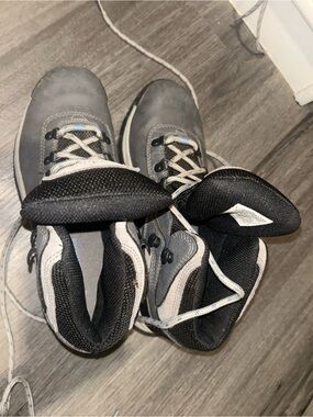Columbia Men's Gray and Black Lace-Up Hiking Boots